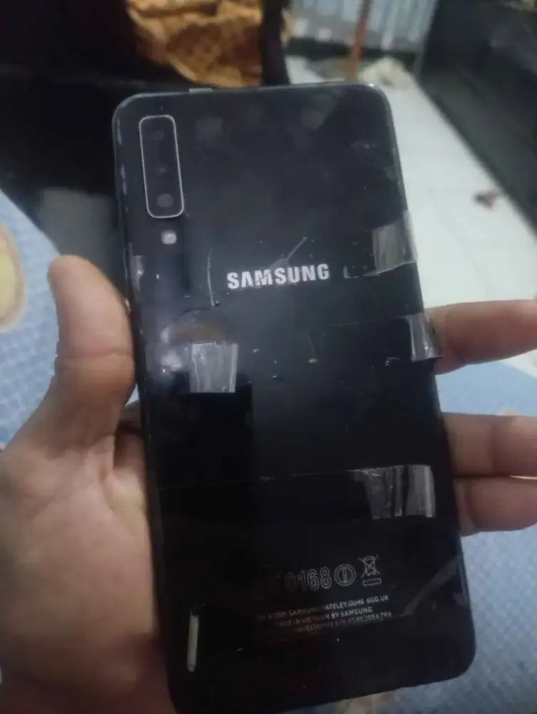 Samsung A7 ram 4/64gb minus