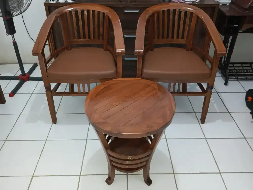 2 Kursi Jati + Matras dan 1 Meja Jati