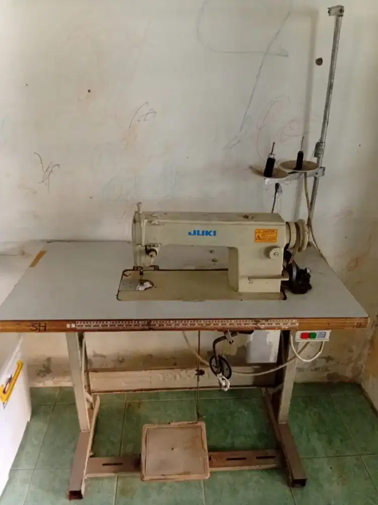 Mesin Jahit JUKI