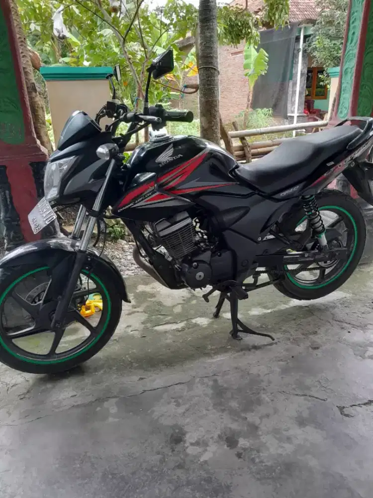 Di jual versa1016,12 JT nego