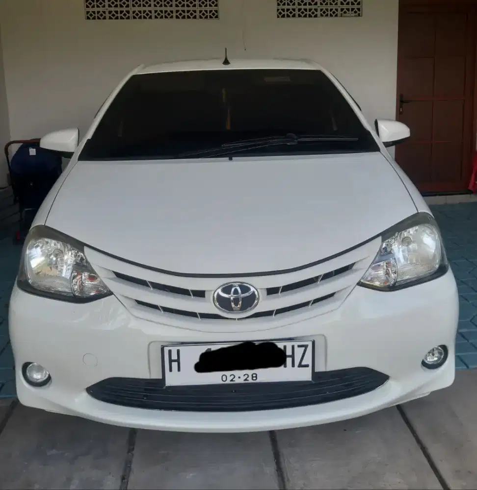 TOYOTA ETIOS PUTIH 2014