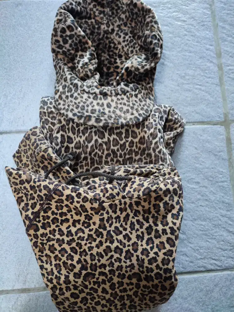 Satu stel topi jacket Dan celana panjang