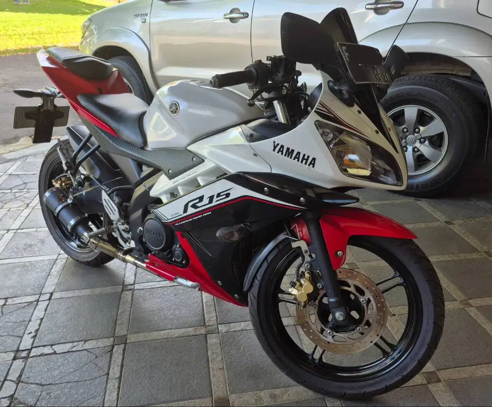 Yamaha R15 V2 2016