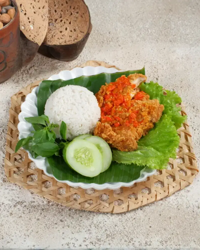 Laperr??? Order makan disini GRATIS ONGKIR DAN GRATIS ES TEH