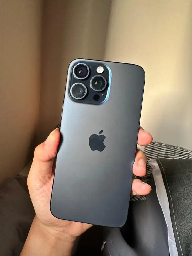 Iphone 15 pro max 256gb titanium blue like new