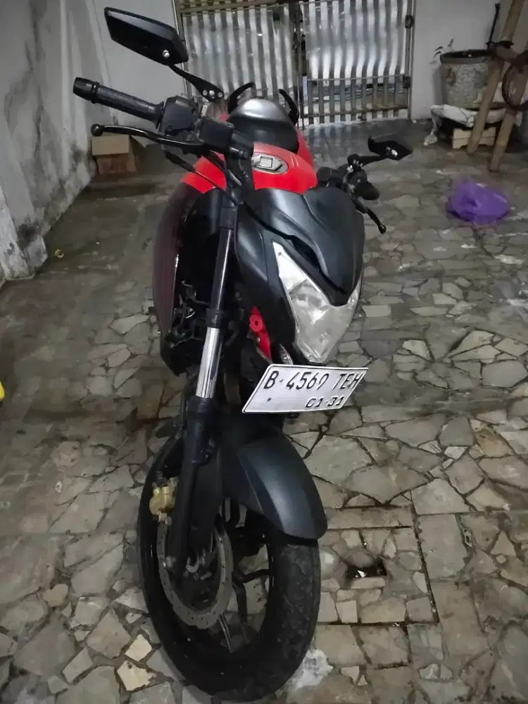 Kawasaki Pulsar 200NS Bajaj Tahun 2014,