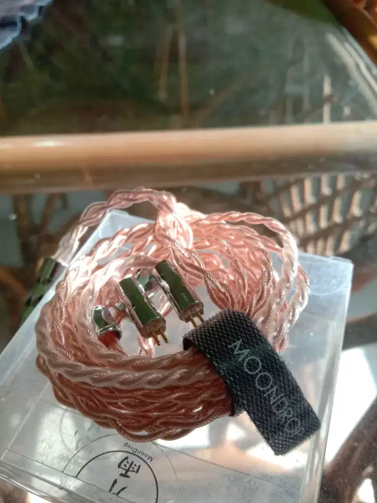 Moondrop LINE T 6N Single Crystal Copper 4.4MM 2 Pin Earphone Cable