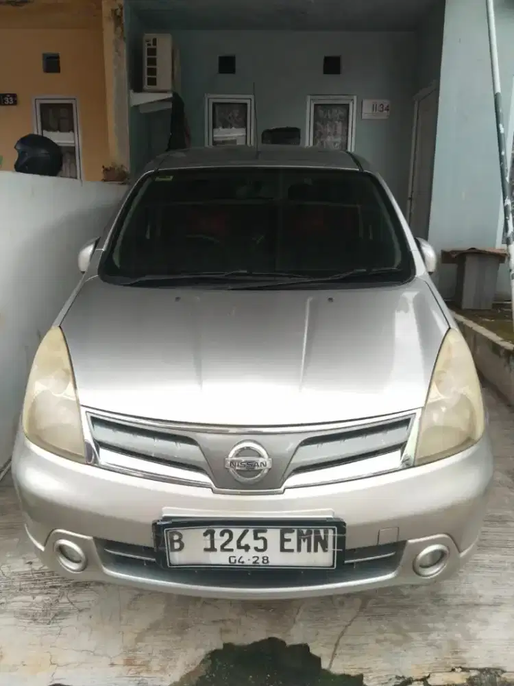 Nissan grand livina 2011 XV AT Abu-abu metalik