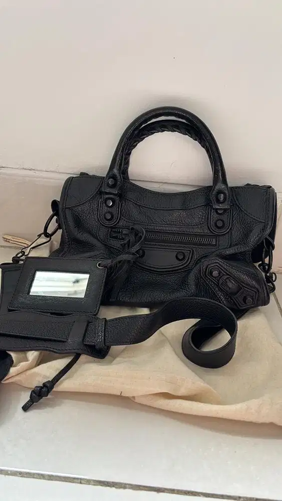 Jual Balenciaga calfskin all black