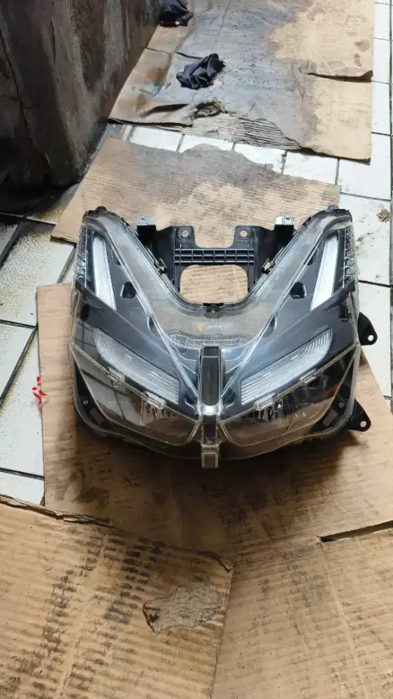 Headlight Vario 160 Lampu depan