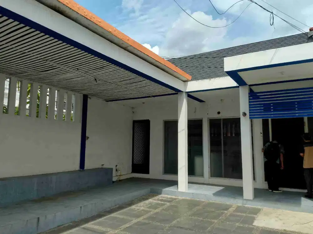 Rumah Untuk Kantor Atau Perniagaan, Sisi Jalan Raya di Rawamangun!