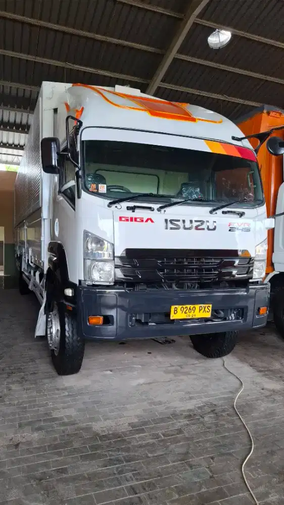 WIING BOX IZUZU FVR 34 U 245 PS