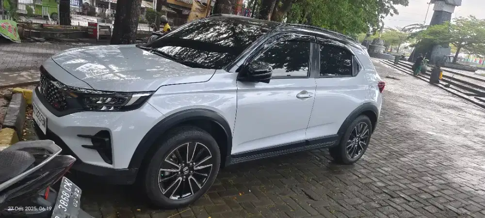 Honda wrv rs sensing two tone 2023