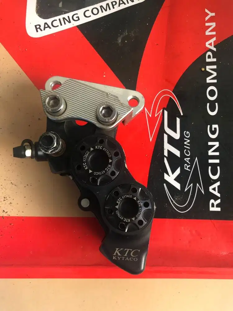 Kaliper depan 4P besar KTC KYTACO