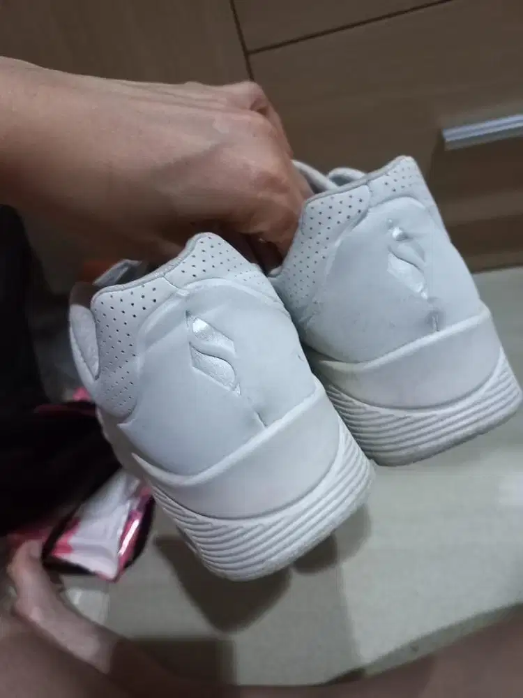Skechers singapore white original dan autentik