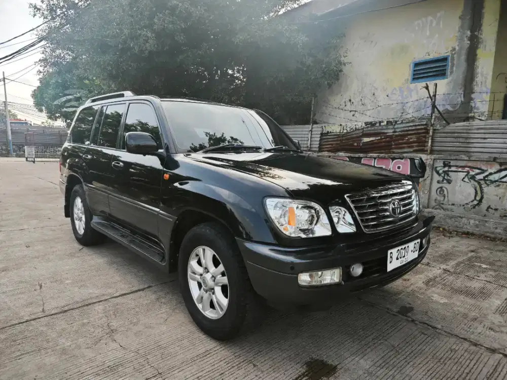 Toyota landcruiser cygnus 4.7cc v8 4x4 2005 hitam Matic tiptronik