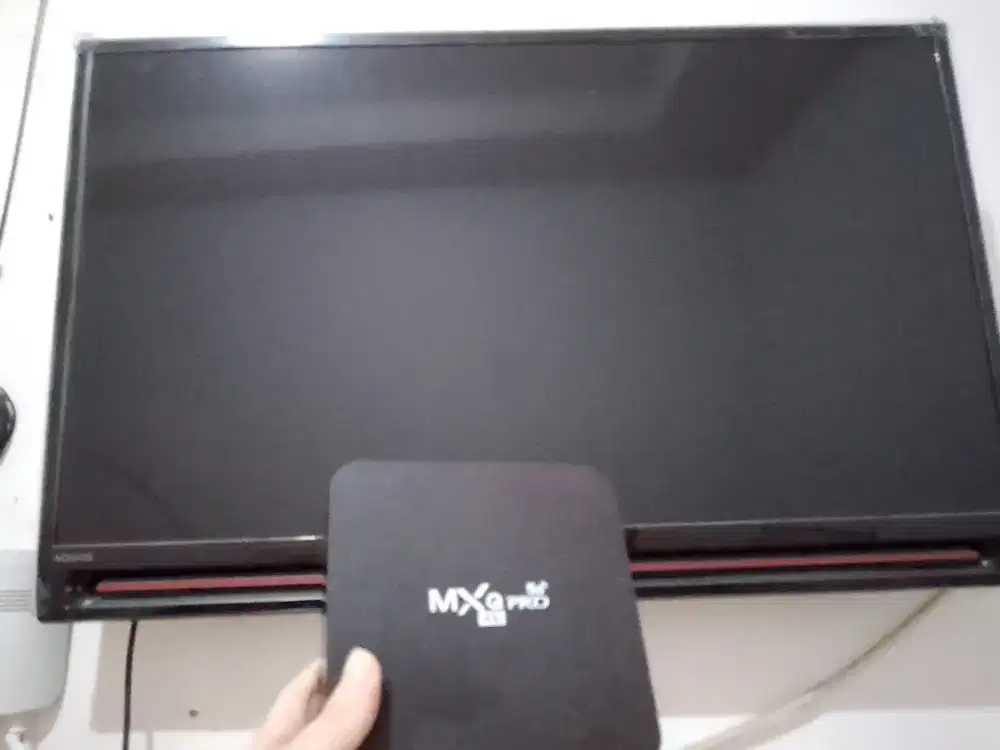 TV Aquos 32in free set on box