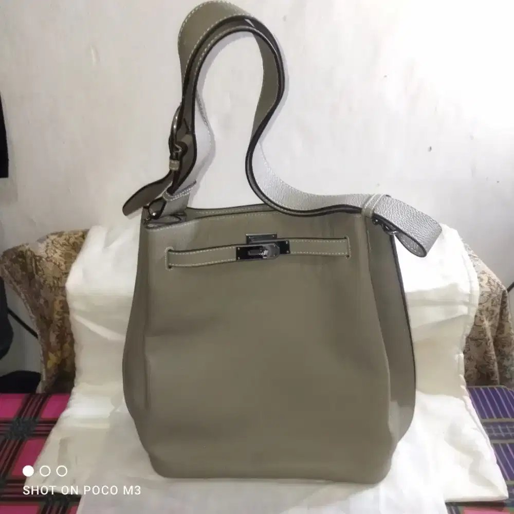 Tas Wanita Elegan Model Klasik