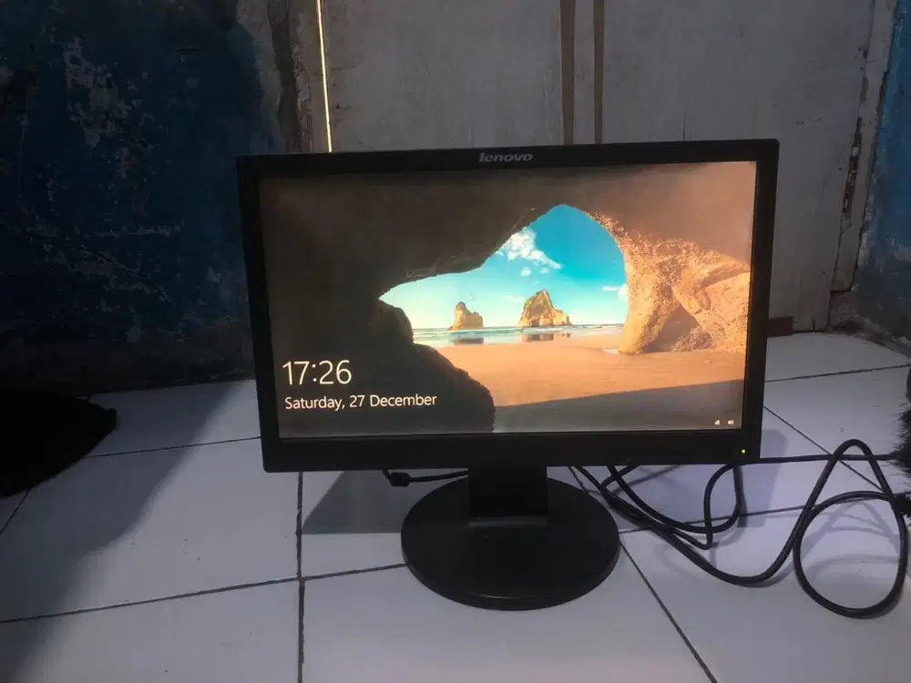 Monitor Komputer Lcd 18.5inch / Monitor Lcd Lenovo 18.5inch murah
