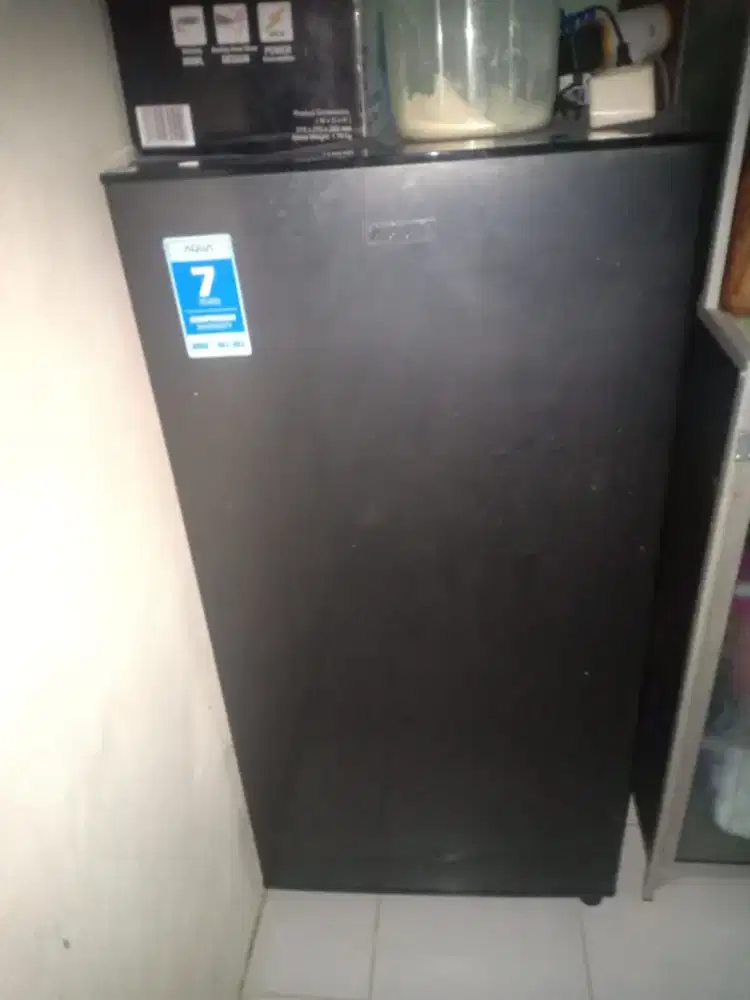 Kulkas 1 pintu merk aqua