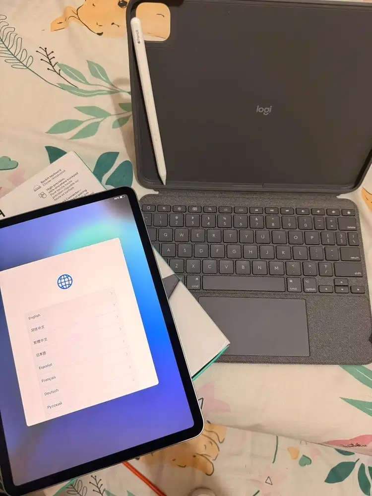 (New) Apple Ipad Pro M2 Fullset Apple pencil n logitech case keyboard