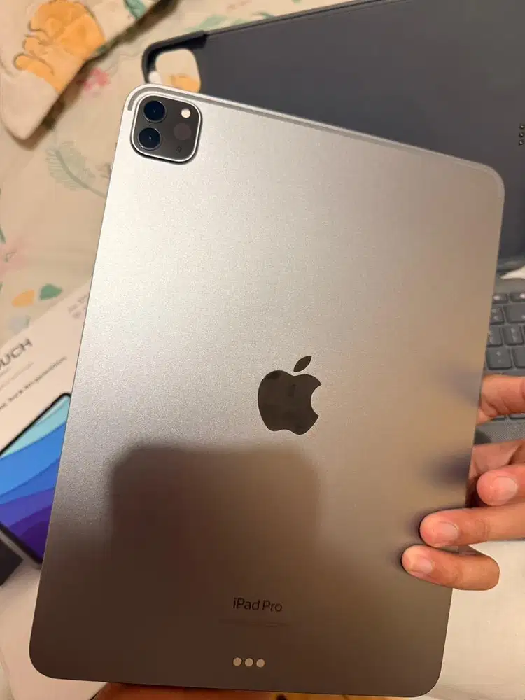 Apple Ipad Pro M2 256gb Fullset Apple pencil n logitech case keyboard