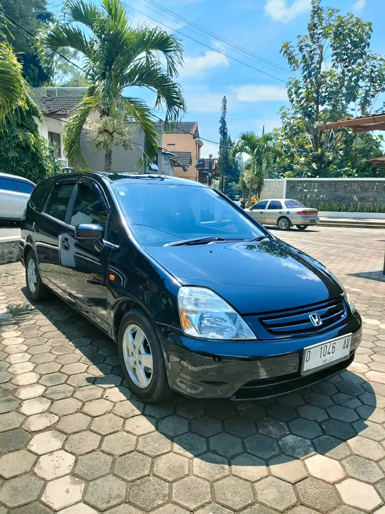Honda stream 1.7 matic 2002 mantap