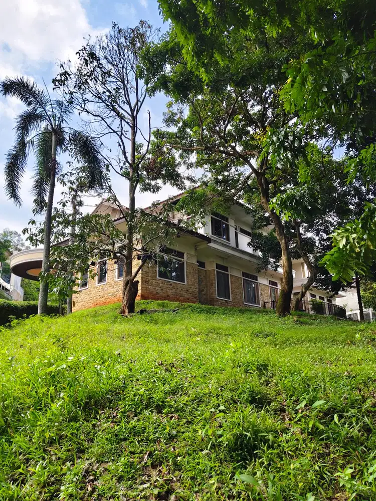 Dijual Rumah Strategis Dgn Halaman Luas di Bintaro Jaksel VA-17336