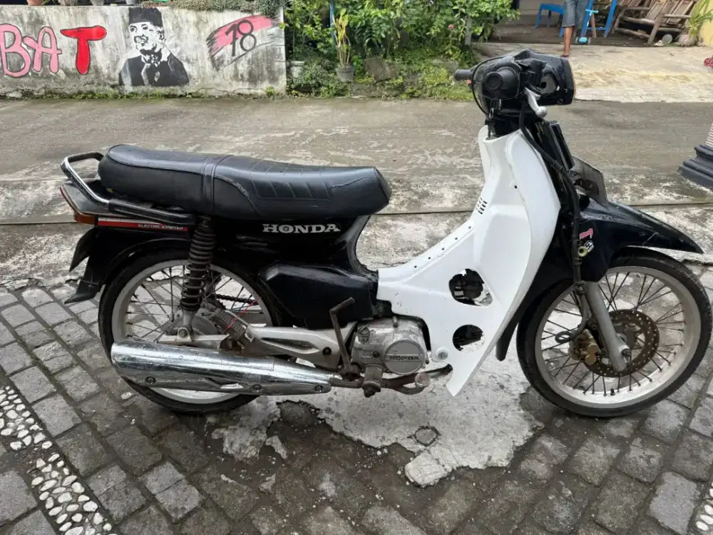 Astrea prima THN 1989 plat AB Bantul