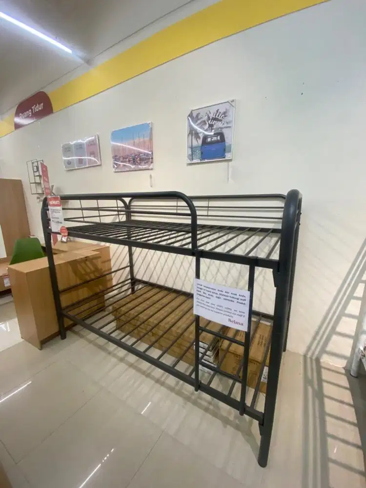 Ranjang Tingkat Bahan Besi