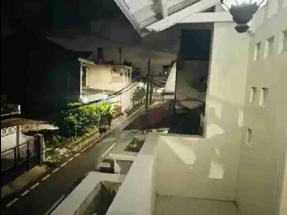 Disewa rumah 2 lantai Pondok kopi JAKARTA TIMUR