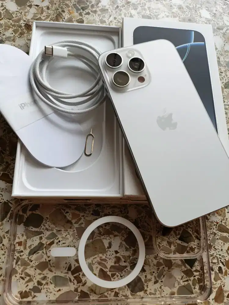 iPhone 16 Pro Max 256gb like new fullset no minus garansi 9 Feb 2025