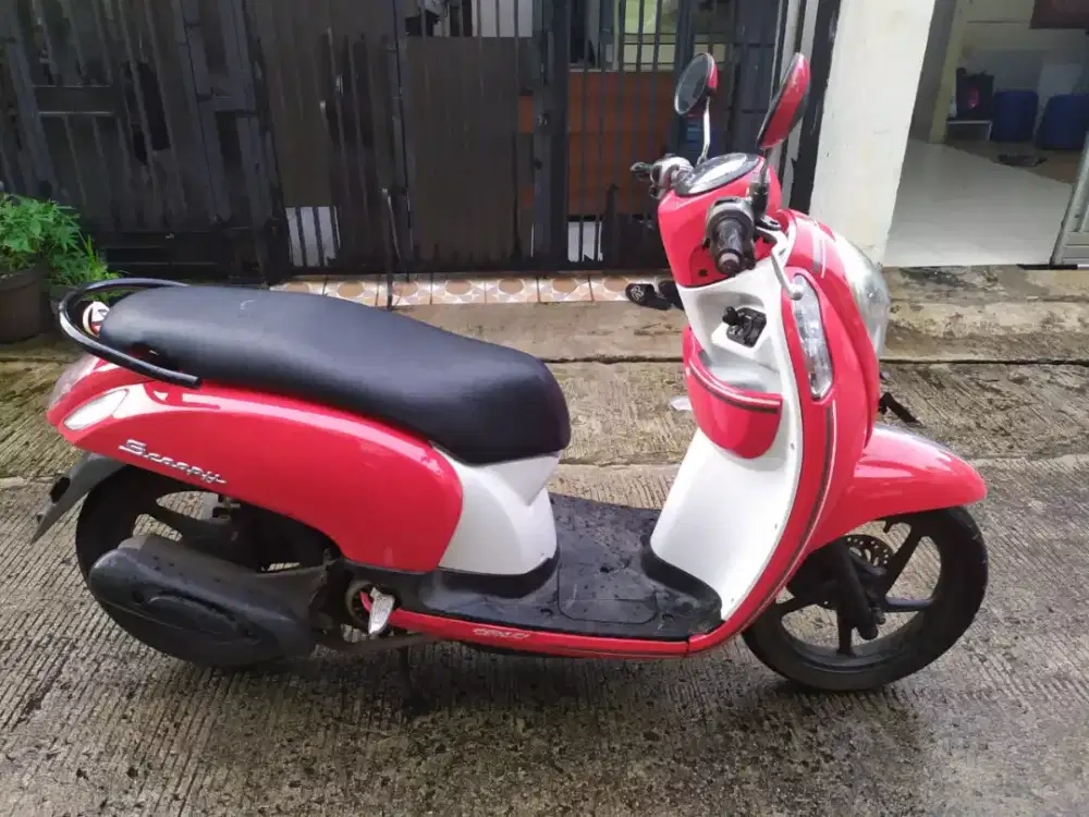 Honda Scoopy 2016