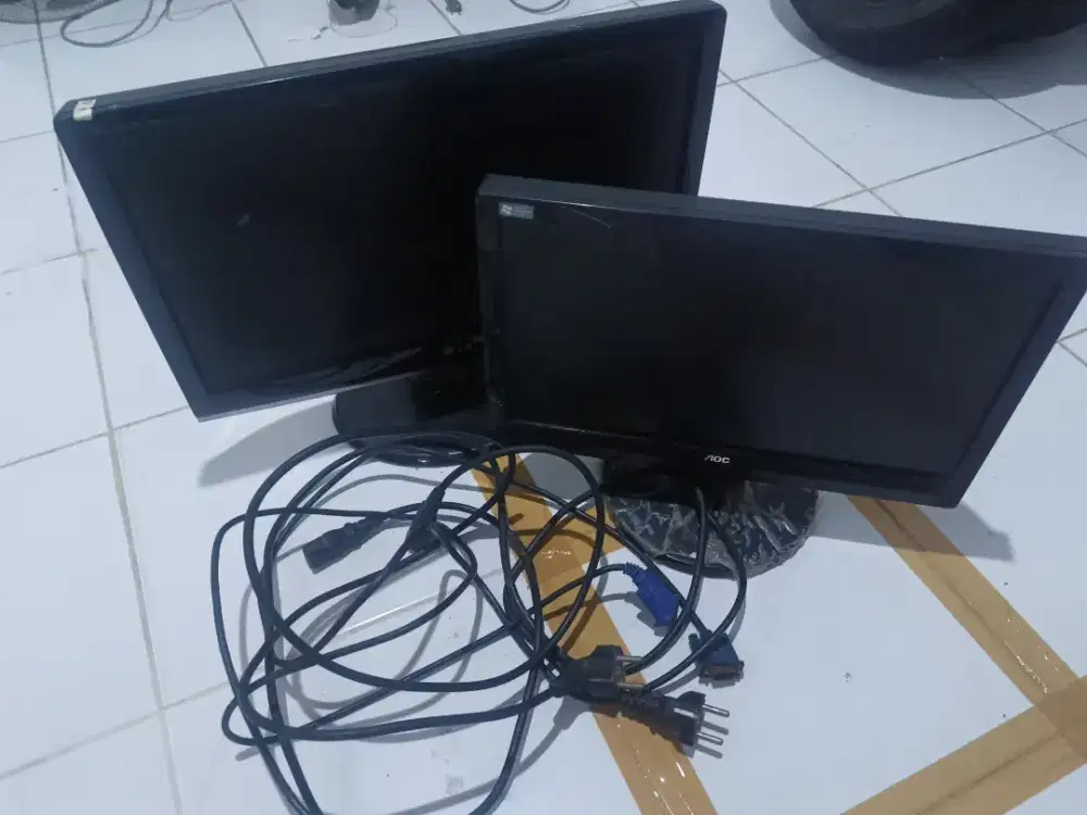 pc monitor 2 bekas