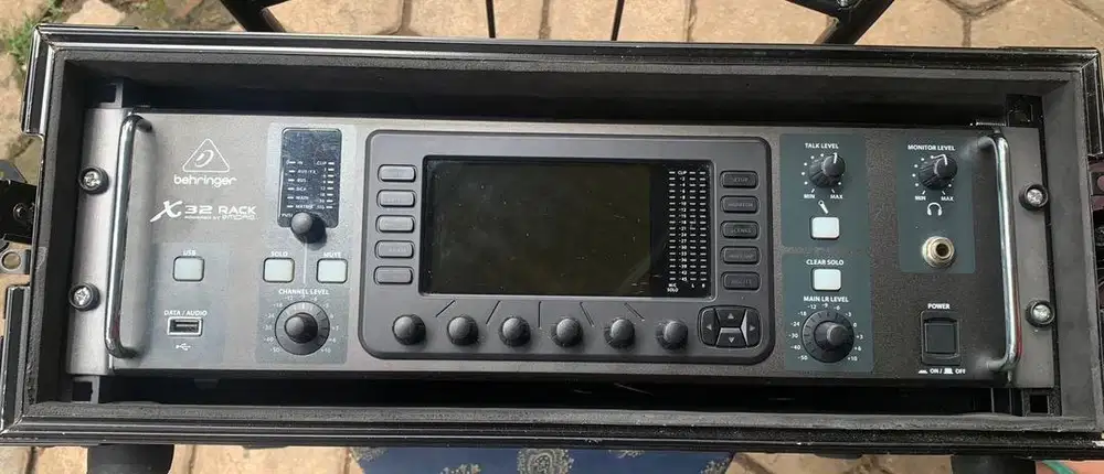 BEHRINGER X32 RACK MIXER DIGITAL