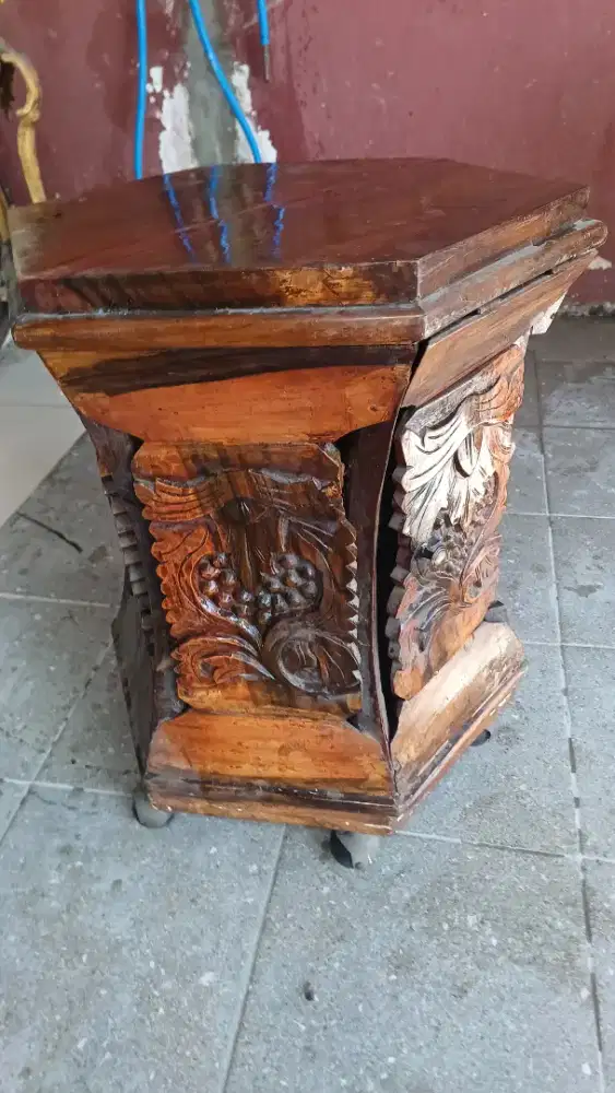 Furnitur meja jati