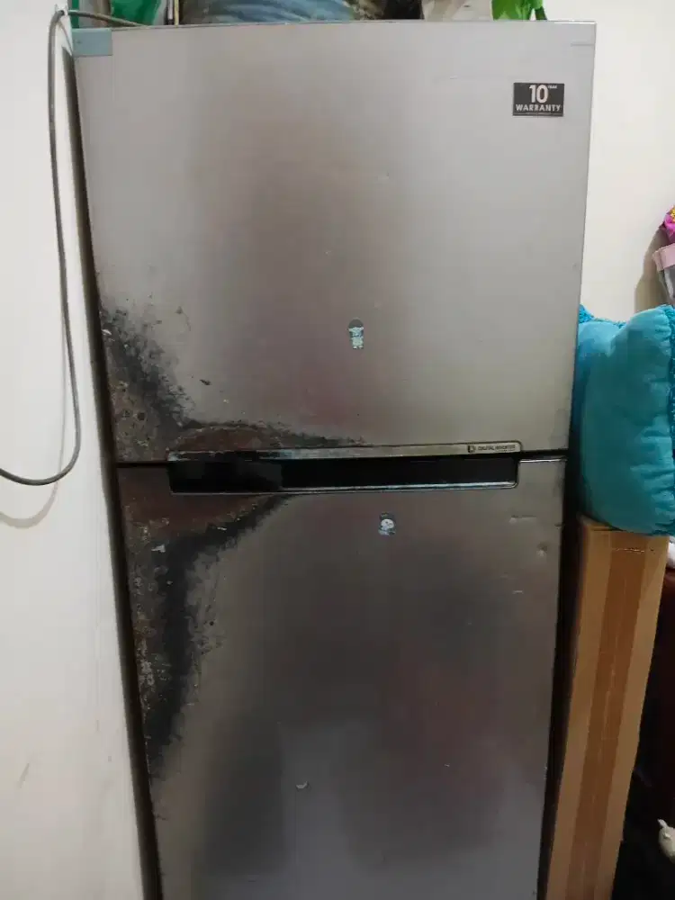 Jual kulkas bekas pemakaian 2 tahun