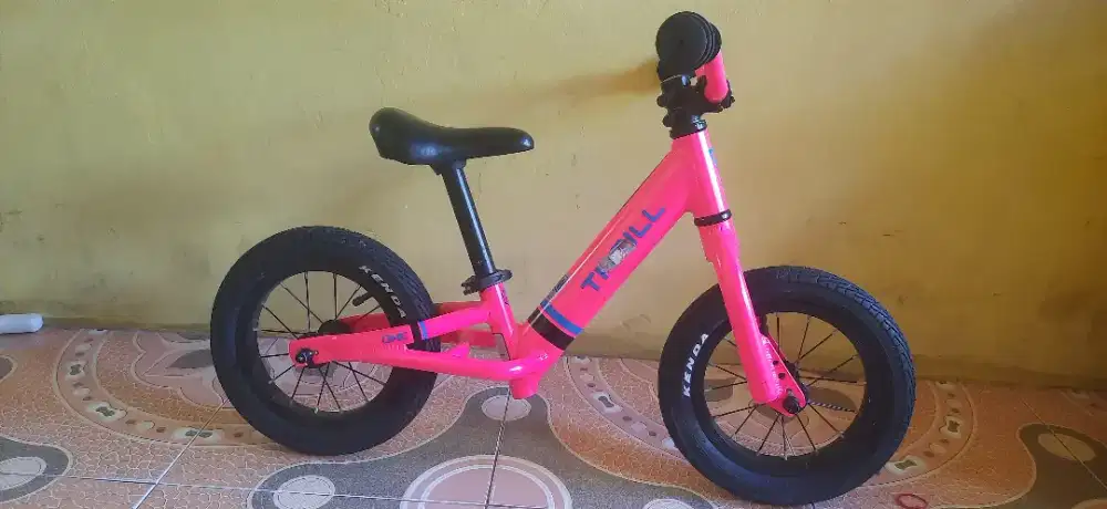 Sepeda balance bike merk thrill