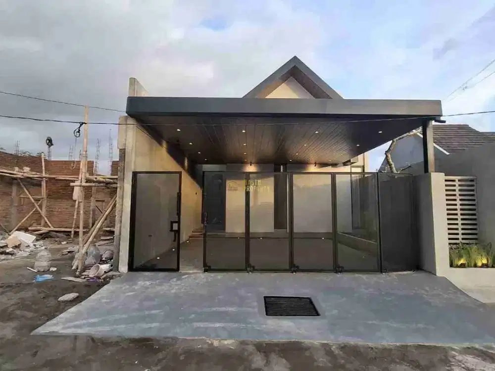 RUMAH MEWAH TANAH SUPER LUAS DEKAT CANDI SAMBISARI