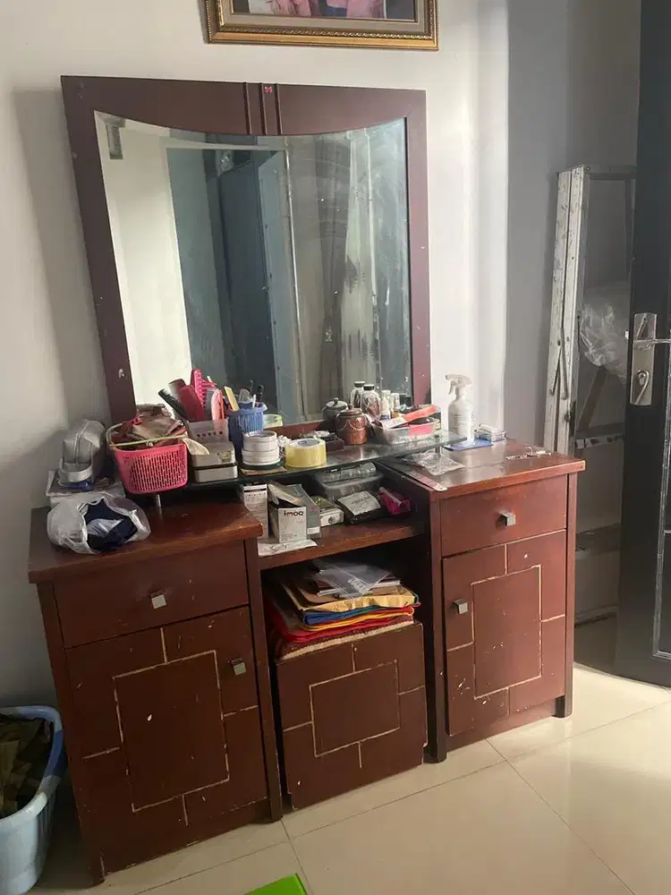 Di jual Meja Rias Full set