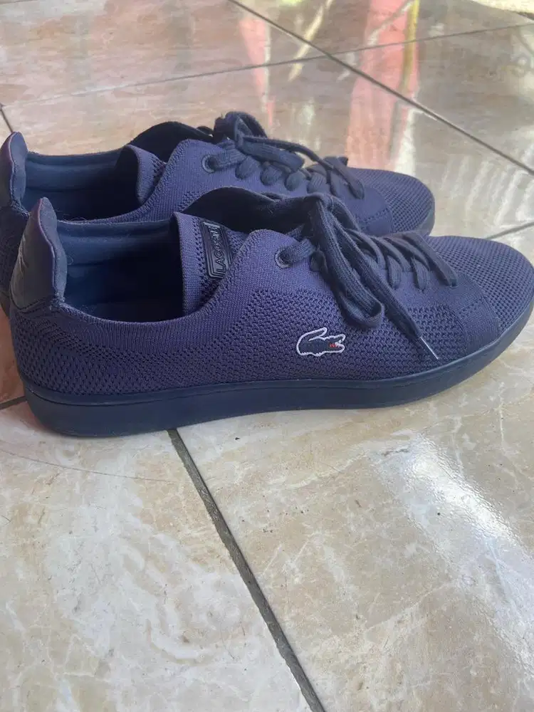 sepatu lacoste biru pique
