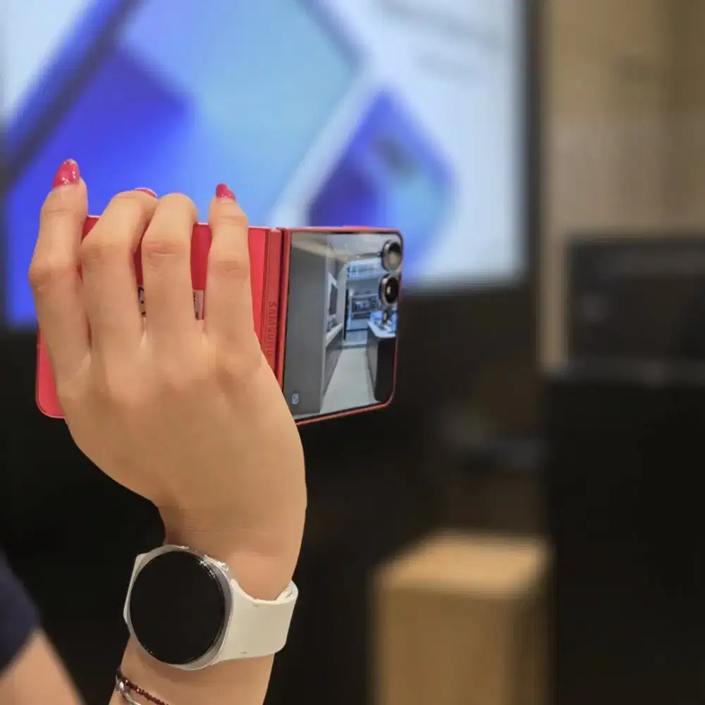 SAMSUNG ZFLIP 7 512GB PROMO AKHIR TAHUN DP MULAI 0%