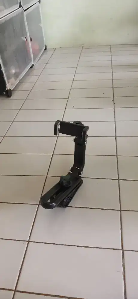 car holder warna hitam tempel di spion mobil