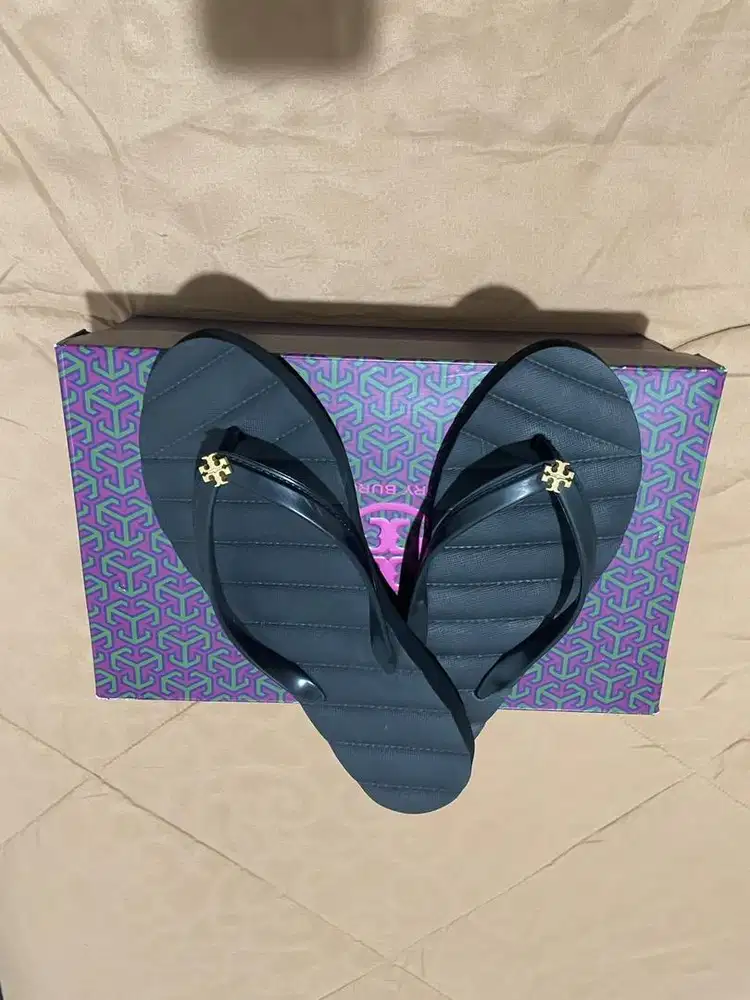 Tory Burch Kira Flip Flop Sandal Size 9 Black