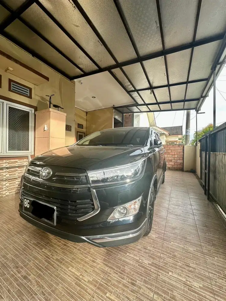 Innova Venturer 2018 A/T Solar