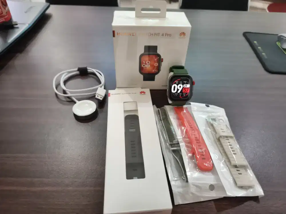 Huawei Watch Fit 4 Pro Hitam - Kondisi Super