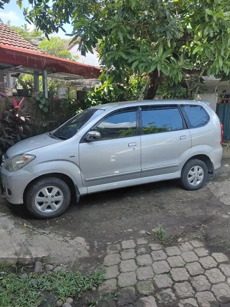 Toyota avanza G matic th 2010 akhir pjk baru ori bgs trwt  harga nego
