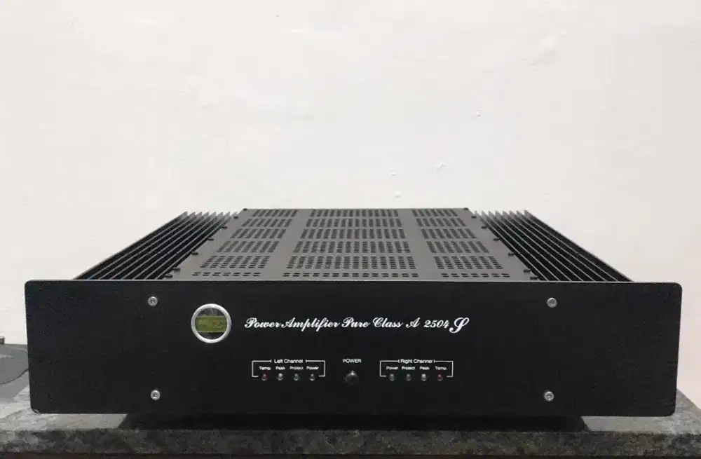 Power Amplifier (high end) WJ-2504 S / like new !!