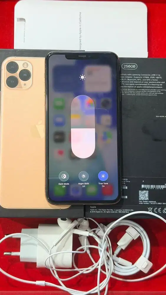 Dijual Iphone 11 Promax 256GB Gold Resmi Ibox Lengkap