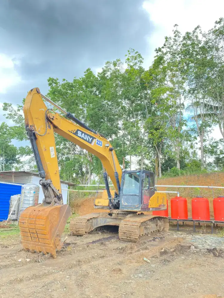 Excavator Sany SY215C th 2022 harga 600jt NEGO